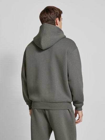 REVIEW Essentials Zip Hoodie Dunkelgrau 5