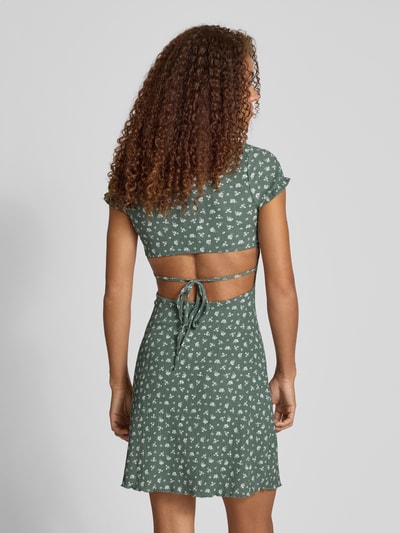 Only Slim Fit Freizeitkleid mit Cut Out Modell 'HILLARY' Schilf 5
