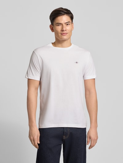 GANT T-shirt o kroju regular fit z wyhaftowanym logo model ‘SHIELD’ Złamany biały 4