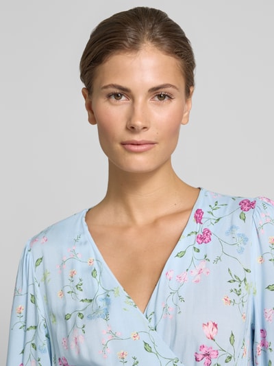 YAS Wickelkleid mit V-Ausschnitt Modell 'SAVANNA' Hellblau 3