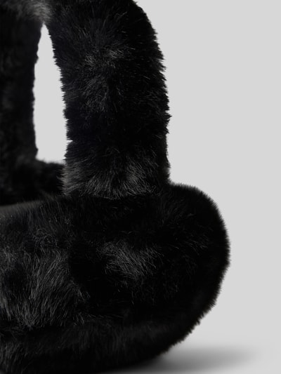 Produktfoto, schwarze Kunstfell-Struktur mit weichem, voluminösem Look, Produktname: Ohrenwärmer aus Kunstfell Modell 'Soft XXL Earwarmer' von Kurt Beines, Damen Ohrenwärmer, klassische Form