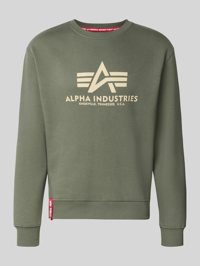 Produktfoto, Regular Fit Sweatshirt aus Baumwoll-Mix mit Logo-Print von Alpha Industries, mieszanka bawełny, krój regular fit, nadruk z logo, plisa, długi rękaw, prążkowane wykończenia, okrągły dekolt, długość tyłu w rozmiarze M: 67 cm, długość rękawów w rozmiarze M: 64 cm, kolor khaki, gładka faktura