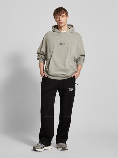 REVIEW Straight Leg Sweatpants mit Label-Print Black 1