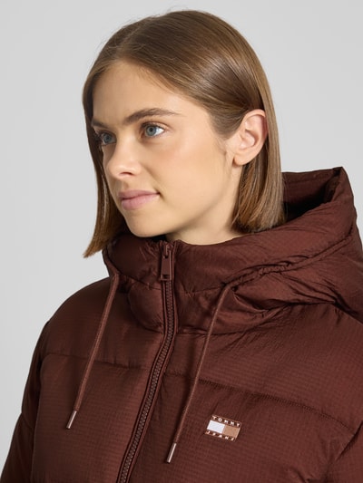 Tommy Jeans Kurtka pikowana o kroju regular fit z kapturem Ciemnobrązowy 3