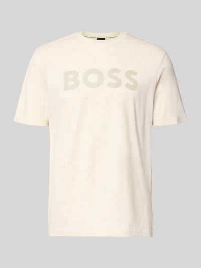 Produktfoto, jasnobeżowy t-shirt z bawełny o kroju regular fit model 'TS_STRUCTURE LOGO 1027473' od BOSS Green, gładka tekstura, logo z przodu