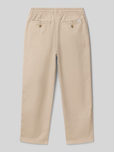Produktfoto, jasnobeżowe chinosy 'Chino mit elastischem Bund und Eingrifftaschen' od Abercrombie & Fitch, mieszanka bawełny z dodatkiem streczu, krój baggy, elastyczny pas z trokiem, wpuszczane kieszenie, szerokość w rozmiarze 134: 32 cm, długość wewnętrzna nogawki w rozmiarze 134: 60 cm