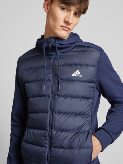 ADIDAS SPORTSWEAR Steppjacke mit Daunen-Federn-Füllung und Label-Print Dunkelblau 3