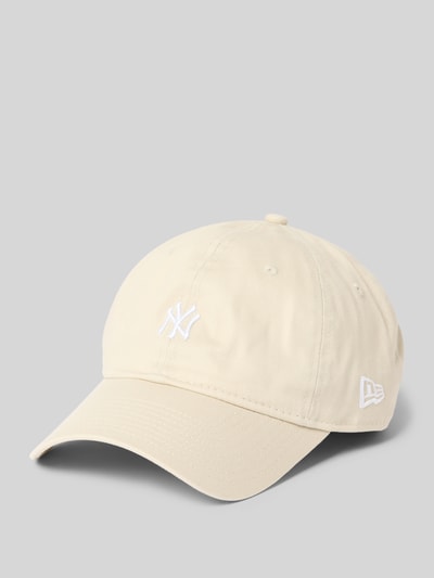 Produktfoto, Basecap aus Baumwolle mit Stitching von New Era, Beige, Verstärkter Schirm, Größenverstellbar, Reine Baumwolle, Herren
