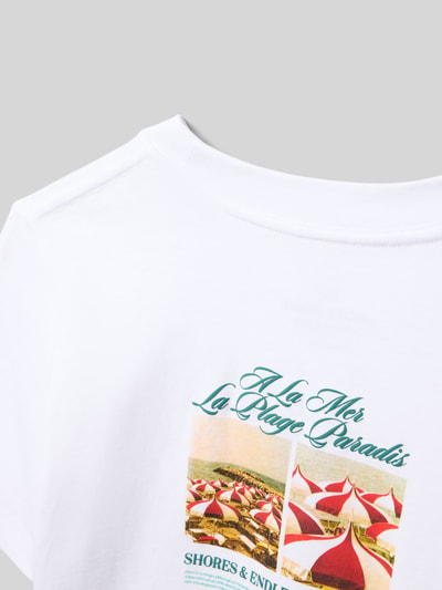 Productfoto, T-shirt met ronde hals model 'CASSIS' van Jack & Jones voor kinderen, puur katoen, regular fit, statementprint, ruglengte bij maat 140: 51 cm, wit met gekleurde print, zachte stof, rechte lijnen