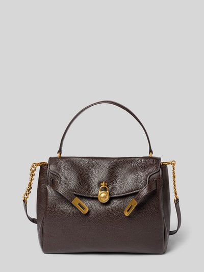 Produktfoto, Handtasche mit Logo-Detail Modell 'Hamilton' von MICHAEL Michael Kors in Dunkelbraun, goldene Details, strukturierte Ledertextur, Damen Handtasche mit Überschlag, abnehmbarem Schulterriemen, Maße: 25x33x14 cm, Schulterriemen 105 cm.