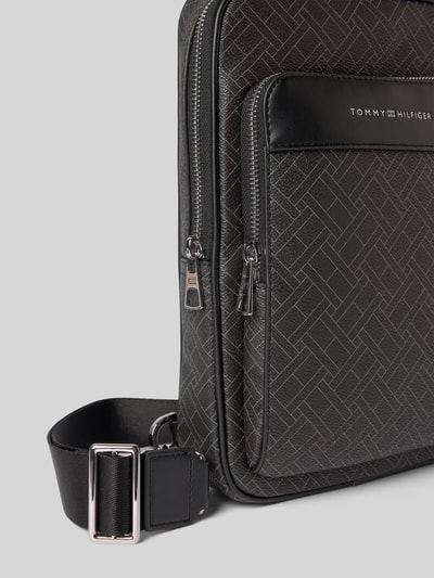 Tommy Hilfiger Umhängetasche in Leder-Optik BLACK 3