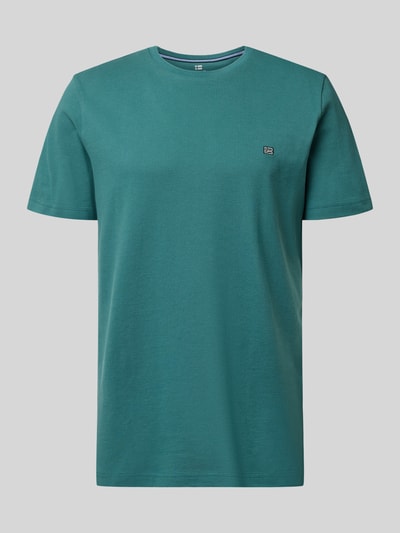 Produktfoto, T-Shirt aus Baumwolle mit Rundhalsausschnitt von Christian Berg Men in Türkis, Regular Fit, Label-Detail auf Brust, glatte Textur