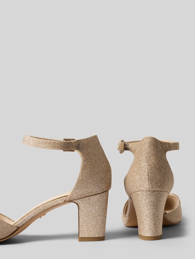 Productfoto, Pumps im schimmernden Design van Tamaris met spitse vorm, enkelriempje en blokhak, goudkleurig met gladde zool, context: damesschoenen, hakhoogte 7 cm, schachthoogte 8 cm, schachtwijdte 13 cm