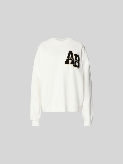 Produktfoto, Oversized Sweatshirt mit Logo-Detail von Anine Bing in Weiß, reine Baumwolle, Oversized-Fit, Rundhalsausschnitt, elastische Abschlüsse.