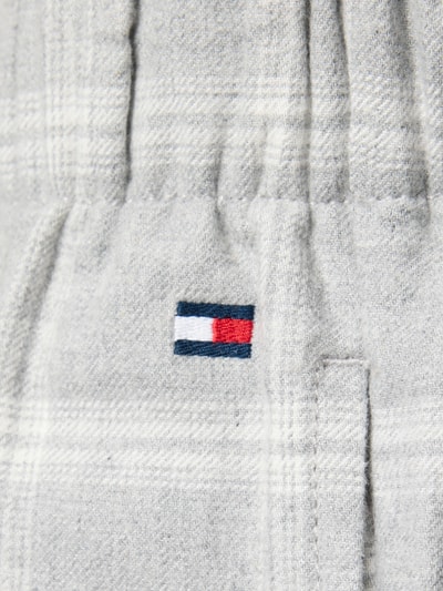Produktfoto, Relaxed Fit Pyjama-Hose aus Reiner Baumwolle von Tommy Hilfiger in Two-Tone Gitterkaro-Flanell mit elastischem Bund, Nahaufnahme Detail.