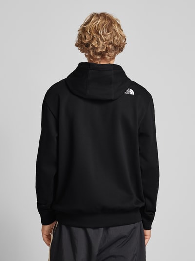 The North Face Hoodie met labelstitching, model 'ESSENTIAL' Zwart - 5