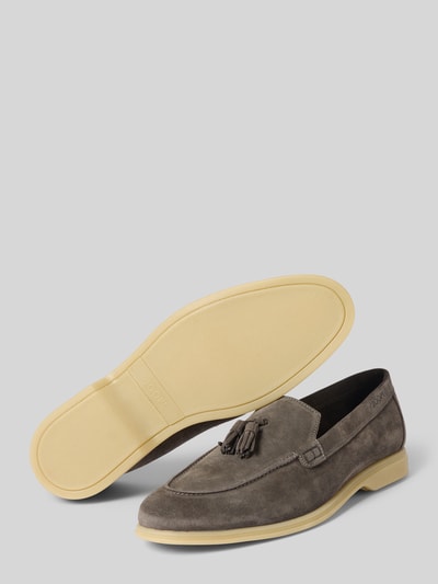 Produktfoto, Loafers mit glatter Sohle Modell 'Velluto' von JOOP! SHOES in Grau, abgerundete Passform, Zierbesatz, strukturierte Textur.