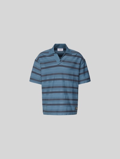 Produktfoto, Oversized Poloshirt mit Logo-Patch von MAISON KITSUNÉ aus reiner Baumwolle, Oversized-Fit, blau gestreift, Polokragen, kurzärmelig