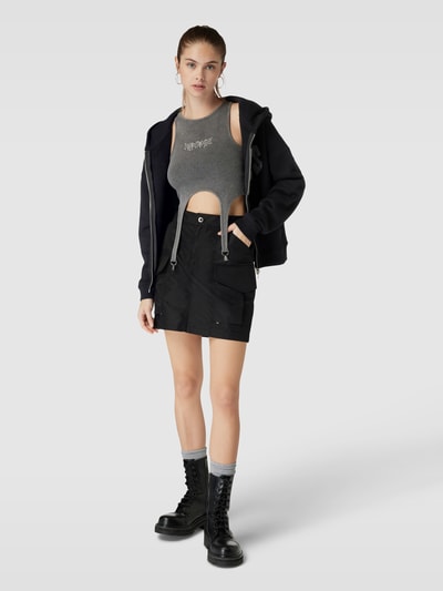 PEQUS Cropped Sweatjacke mit Label-Print und Kapuze Black 1