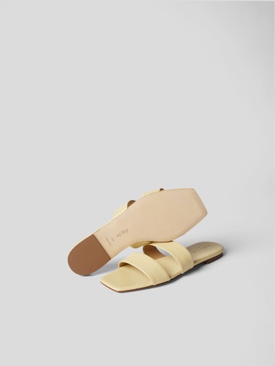 Aeyde Pantoletten mit Label-Prägung Beige 4