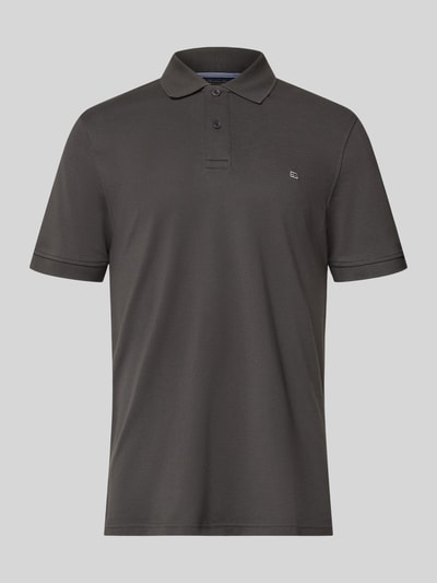 Produktfoto, Regular Fit Poloshirt mit Stitching von Christian Berg Men, reine Baumwolle, Knopfleiste, dunkler Farbton, glatte Struktur.