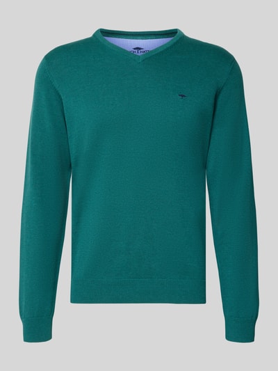 Produktfoto, Strickpullover mit Label-Strickerei von Fynch-Hatton in Grün, V-Ausschnitt, gerader Schnitt, reine Baumwolle, gerippte Abschlüsse