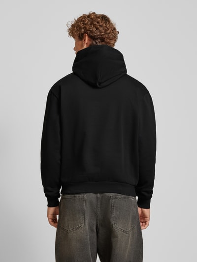 REVIEW Essentials hoodie Zwart - 5