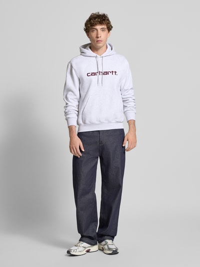 Carhartt Work In Progress Hoodie mit Label-Stitching und Känguru-Tasche Hellgrau Melange 1