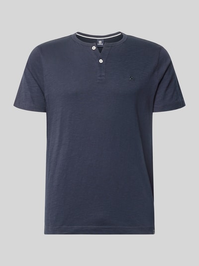 Produktfoto, T-Shirt mit kurzer Knopfleiste von Lerros in Dunkelblau, Reine Baumwolle, Gerader-Schnitt, Rundhalsausschnitt, Logo-Stitching, Rückenlänge 69 cm bei Größe M