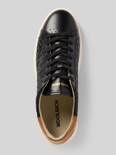 Produktfoto, zwarte leren sneakers met afgeronde punt, vetersluiting, model 'ARROW MAN CALF' van Woolrich, hakhoogte 4 cm, schachthoogte 9 cm, schachtbreedte 8 cm, heren