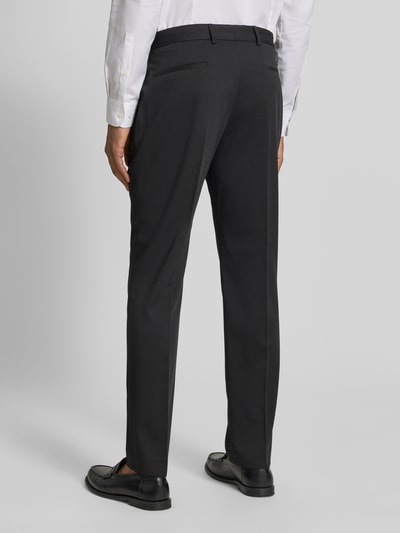 Männermodel trägt schwarze Regular Fit Anzughose mit Viskose-Anteil von s.Oliver BLACK LABEL, Herren, glatte Textur, Ganzkörperansicht Rückansicht