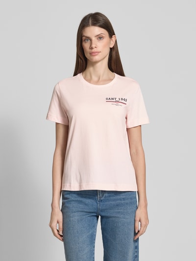 Gant T-shirt o kroju regular fit z czystej bawełny z nadrukiem z logo Różowy 4