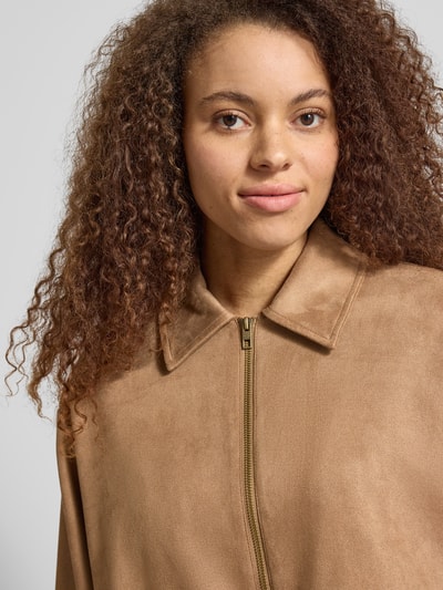 ONLY Bluzon o kroju regular fit z wykładanym kołnierzem model 'EVA' Camel 3