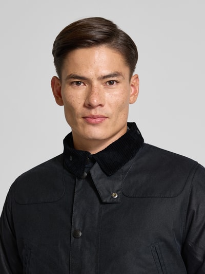 Barbour Tailored Fit Wachsparka aus reiner Baumwolle Modell 'REELIN' Marine 3