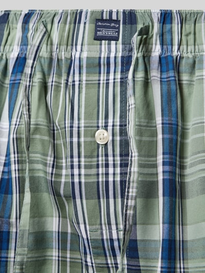 Produktfoto, Pyjama-Hose aus reiner Baumwolle von Christian Berg Men mit grün-blauem Karomuster, Knopfverschluss, elastischer Bund, Label-Patch