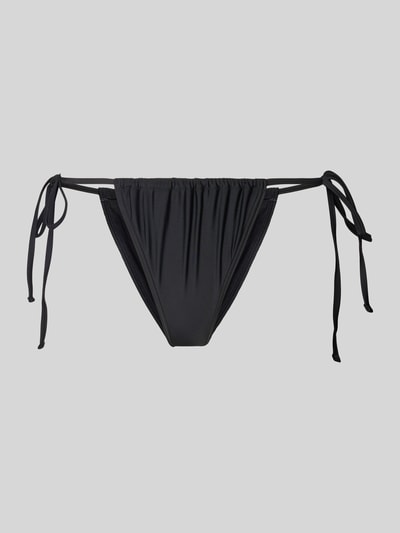 Produktfoto, unifarbener schwarzer Bikini Slip mit seitlicher Schnürung, glatte Textur, Modell 'BAOMI' von Pieces, Damen Bademode