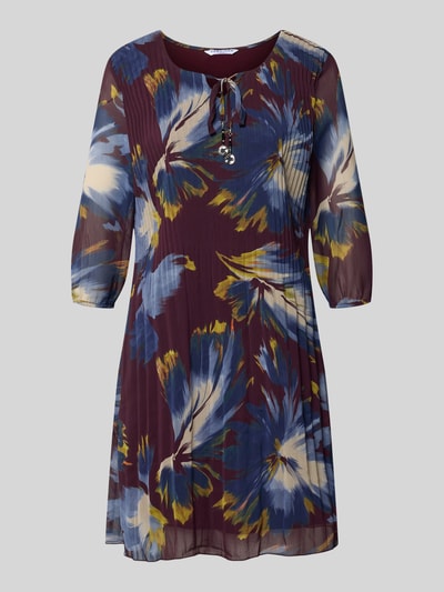 Produktfoto, Knielanges Kleid mit Schlüssellochausschnitt von ZABAIONE in Falten-Optik, blau-gelbes florales Muster, Relaxed Fit, Halbarm, Kontext: Damen Kleid, Rückenlänge 93 cm, Brustweite 47 cm, Ärmellänge 44 cm, Schlüssellochausschnitt