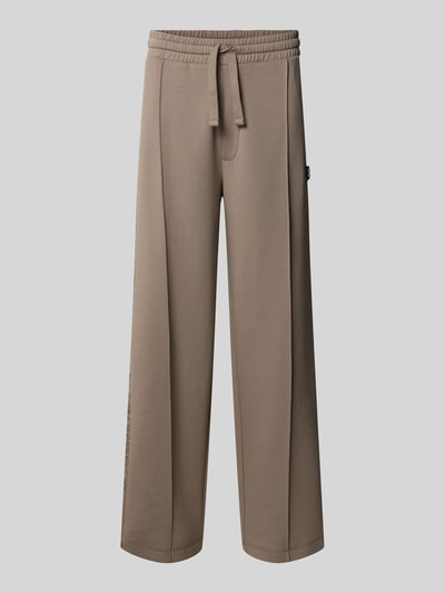 Produktfoto, Comfort Fit Sweatpants aus Baumwoll-Mix Modell 'DROSPANT' von HUGO in Beige, unifarben, mit Lochstick-Einsatz und Bügelfalten