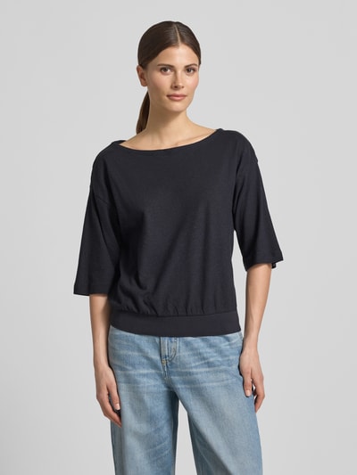 Vrouwenmodel draagt Relaxed Fit T-shirt aus Hanf-Mix van Lanius, dames T-shirt in mix van hennep en katoen, relaxed fit, elastische band, halflange mouwen, ruglengte maat 36: 53 cm, effen donkerblauw, zachte textuur, ganzkörperansicht van voren.