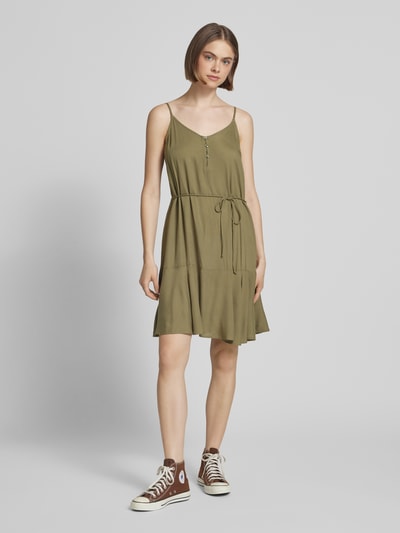 Pieces Spódnica mini taliowana z paskiem w talii model ‘NYA’ Oliwkowy 1