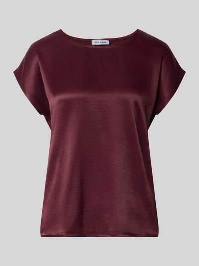 Produktfoto, T-Shirt aus Viskose-Mix von MORE in bordeauxrot mit glanzende look, recht model, verlengde achterkant, ruglengte maat 36: 64 cm