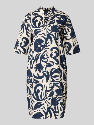 Produktfoto, Knielanges Hängerkleid mit Tunikakragen von Oui aus Baumwoll-Mix in Creme mit dunkelblauem abstraktem Muster, 3/4-Arm, gerader Schnitt, strukturierte Textur