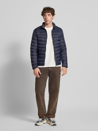 Only & Sons Kurtka pikowana o kroju regular fit z kieszeniami zapinanymi na zamek błyskawiczny model ‘GAVIN’ Ciemnoniebieski 1