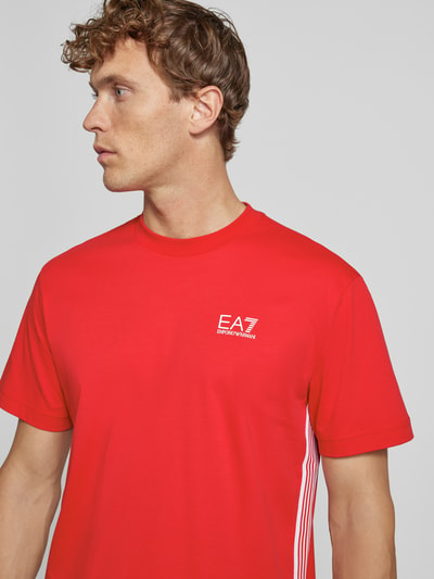 EA7 Emporio Armani T-Shirt mit Label-Print Rot 3