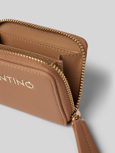 VALENTINO BAGS Portemonnee met labelapplicatie, model 'ARCADIA' Camel - 3