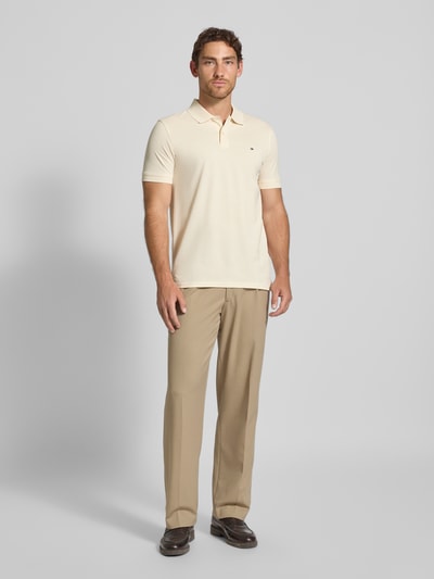 Christian Berg Men Regular Fit Poloshirt mit Logo-Stitching Metallic Beige 1