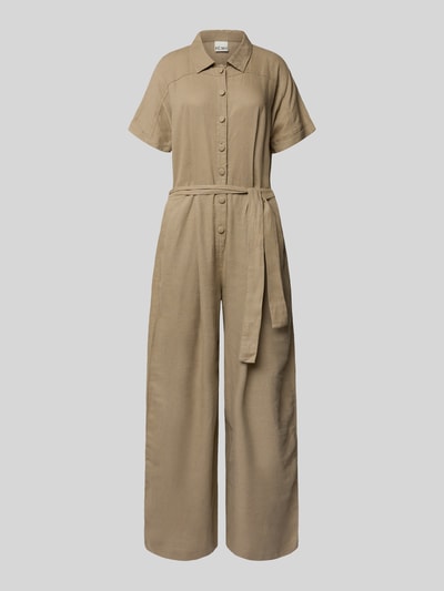 Produktfoto, sandfarbener Jumpsuit aus Leinen-Mix mit Bindegürtel Modell 'LINNO' von ICHI, taillierter Schnitt, Kentkragen, glatte Textur