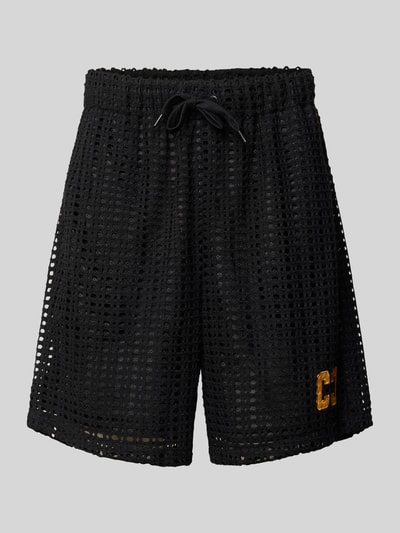Produktfoto, Straight Fit Shorts in Loch-Optik von COLUCCI, schwarze Shorts, Elastischer-Material-Mix, Tunnelzug, Logo-Stitching, strukturierte Oberfläche