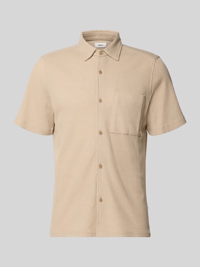 Produktfoto, Regular Fit Freizeithemd aus Baumwoll-Mix von s.Oliver RED LABEL in Beige, Optik: Unifarben, Waffelstruktur, Kurzarm, Kentkragen, Brusttasche, Materialverarbeitung: Piqué.