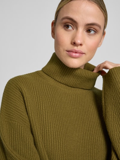 Style Icon Collection Golf z prążkowanym z prążkowanym wzorem z wełny Oliwkowy 3